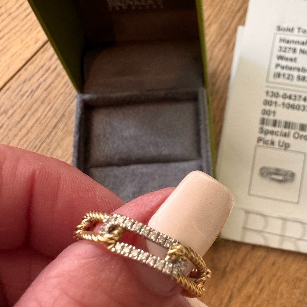 Elegant Two-Tone Women's Ring